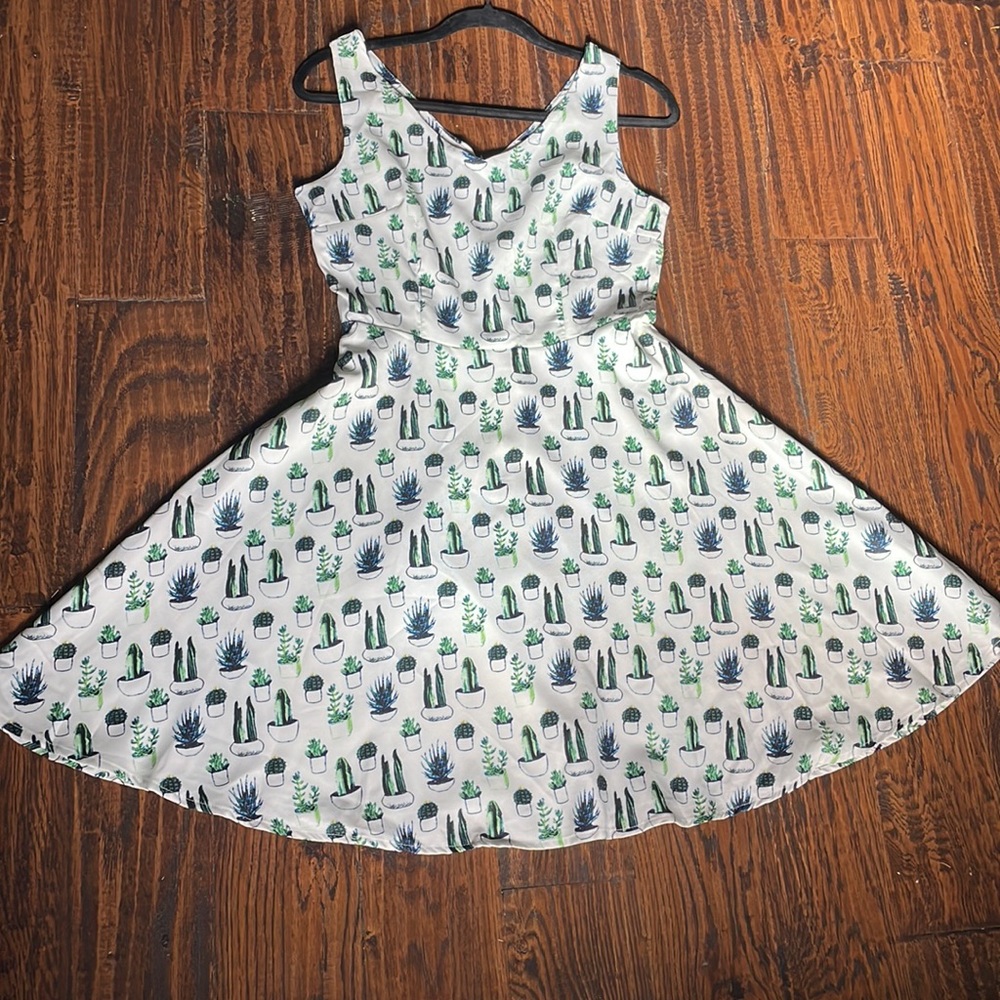 Fit & Flare Cactus Succulent Mini Dress- size Small - EUC